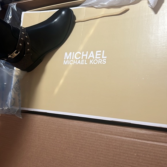 They are a 8 in women (8M) - Picture 7 of 13